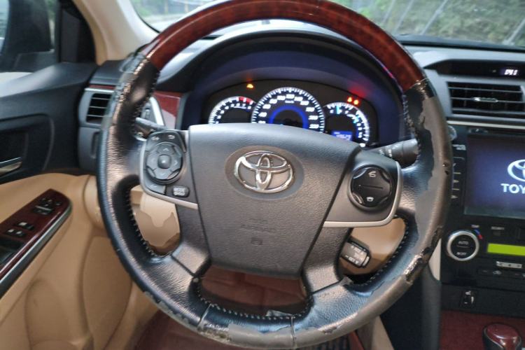Used Toyota Camry 2012 2.5G Luxury Edition Steering Wheel