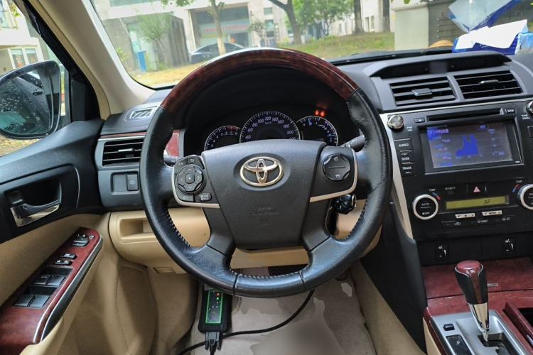 Used Toyota Camry 2012 2.0G Luxury Edition Steering Wheel
