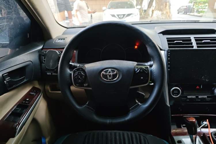 Used Toyota Camry 2012 2.5G Luxury Edition Steering Wheel