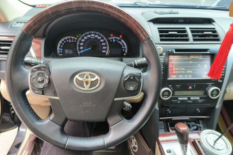 Used Toyota Camry 2012 2.5G Luxury Edition Steering Wheel