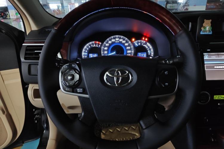 Used Toyota Camry 2012 2.5G Luxury Edition Steering Wheel