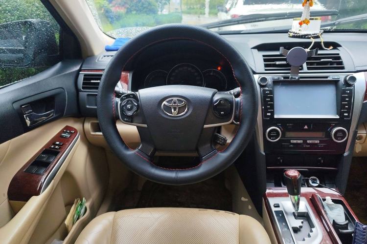 Used Toyota Camry 2012 2.5G Luxury Edition Steering Wheel
