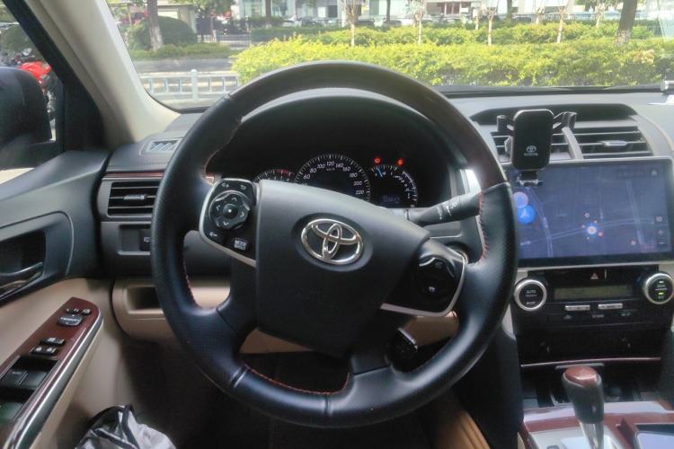 Used Toyota Camry 2012 2.5G Luxury Edition Steering Wheel