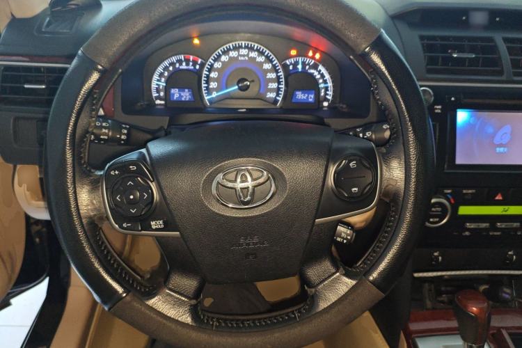 Used Toyota Camry 2012 2.5G Luxury Edition Steering Wheel