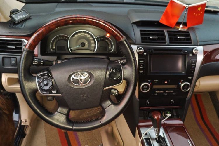 Used Toyota Camry 2012 2.5G Luxury Edition Steering Wheel