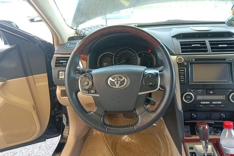 Used Toyota Camry 2012 2.5G Luxury Edition Steering Wheel
