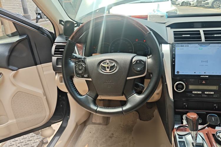 Used Toyota Camry 2012 2.5G Luxury Edition Steering Wheel