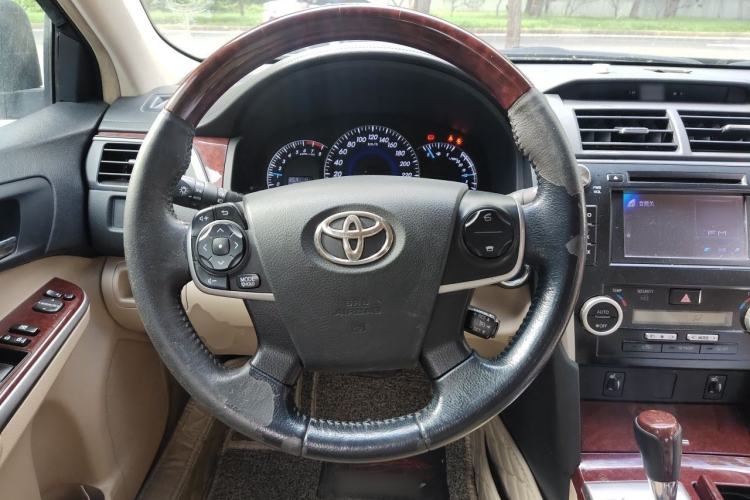 Used Toyota Camry 2012 2.5G Luxury Edition Steering Wheel