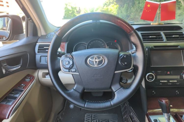 Used Toyota Camry 2012 2.5G Luxury Navigation Edition Steering Wheel
