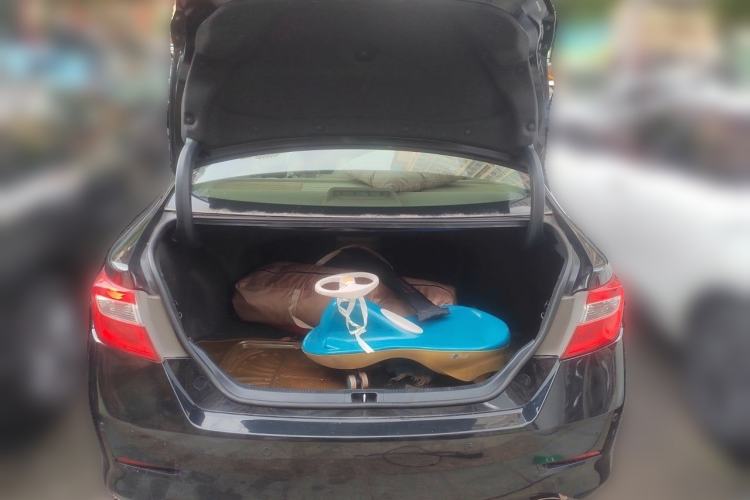 Used Toyota Camry 2012 2.5G Luxury Navigation Edition Trunk