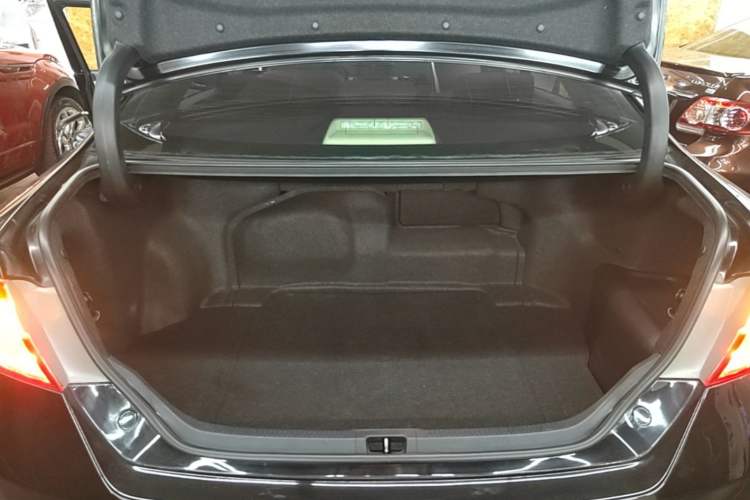 Used Toyota Camry 2012 Luxurious Edition 2.5HG Zunrui Trunk