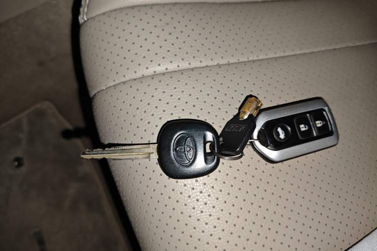 Used Toyota Camry 2012 200E Classic Elite Edition Vehicle Key