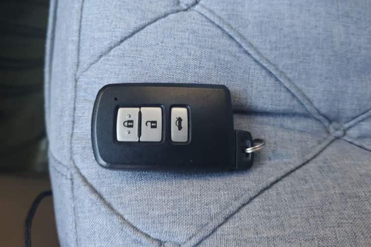 Used Toyota Camry 2012 2.5G Luxury Edition Vehicle Key