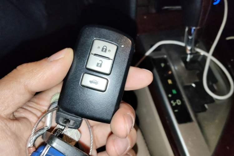 Used Toyota Camry 2012 2.5G Luxury Navigation Edition Vehicle Key