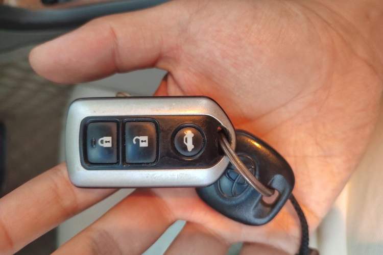 Used Toyota Camry 2012 200E Classic Elite Edition Vehicle Key