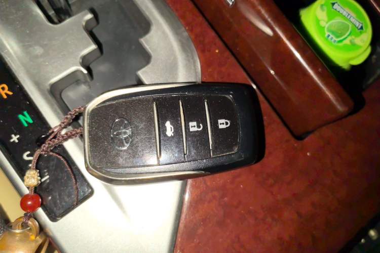 Used Toyota Camry 2012 2.5G Luxury Edition Vehicle Key