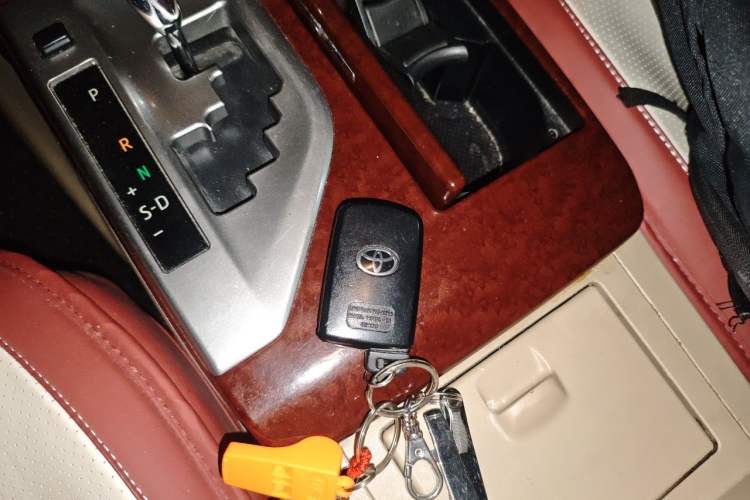 Used Toyota Camry 2012 2.5G Luxury Edition Vehicle Key