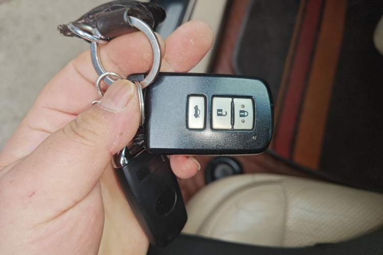 Used Toyota Camry 2012 2.5G Luxury Navigation Edition Vehicle Key