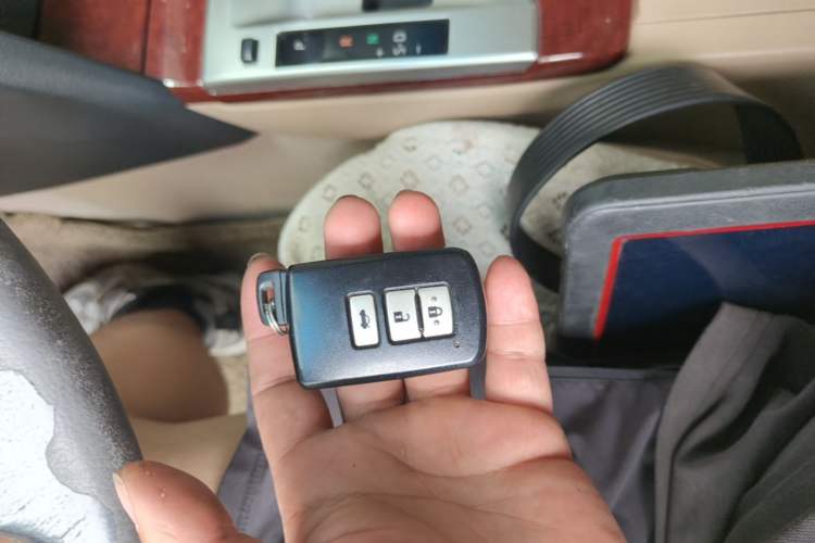 Used Toyota Camry 2012 2.5G Luxury Navigation Edition Vehicle Key