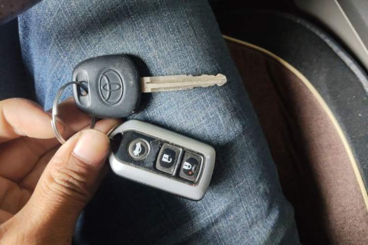 Used Toyota Camry 2012 200E Classic Elite Edition Vehicle Key