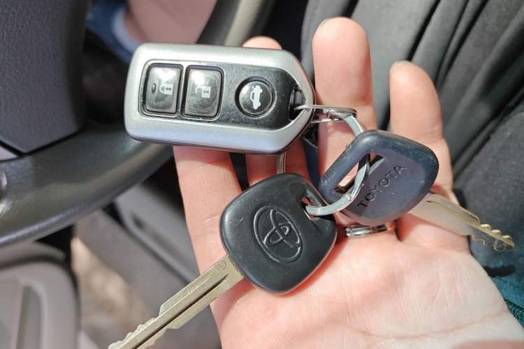 Used Toyota Camry 2012 200E Classic Elite Edition Vehicle Key