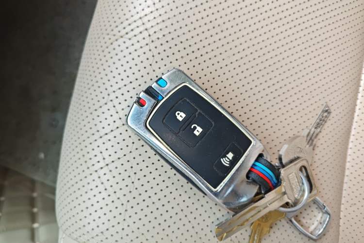 Used Toyota Camry 2012 2.5G Luxury Edition Vehicle Key