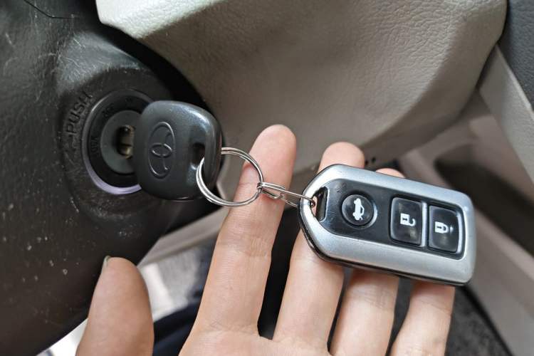Used Toyota Camry 2012 200E Classic Elite Edition Vehicle Key