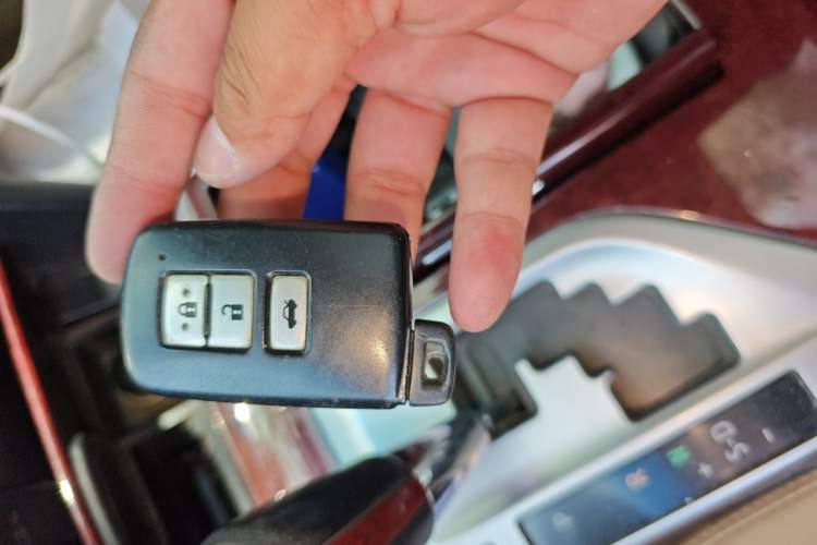 Used Toyota Camry 2012 2.5G Luxury Navigation Edition Vehicle Key