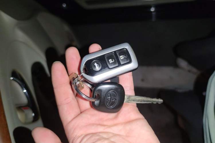 Used Toyota Camry 2012 200G Classic Luxury Edition Vehicle Key