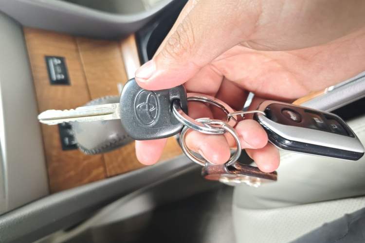 Used Toyota Camry 2012 200G Classic Luxury Edition Vehicle Key