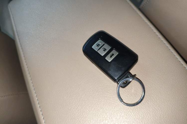 Used Toyota Camry 2012 2.5G Luxury Edition Vehicle Key