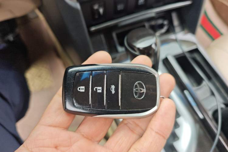 Used Toyota Camry 2012 Luxurious Edition 2.5HG Zunrui Vehicle Key