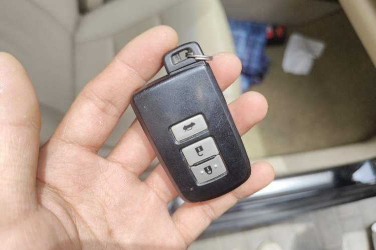 Used Toyota Camry 2012 2.5G Luxury Navigation Edition Vehicle Key