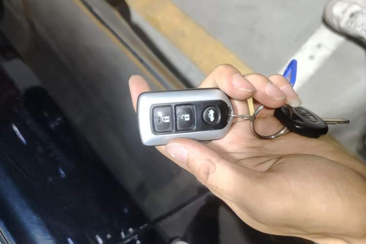Used Toyota Camry 2012 200E Classic Elite Edition Vehicle Key