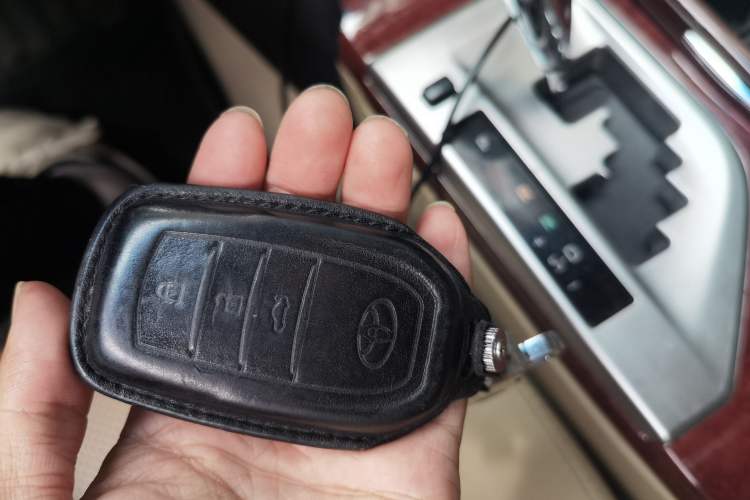 Used Toyota Camry 2012 2.5G Luxury Edition Vehicle Key