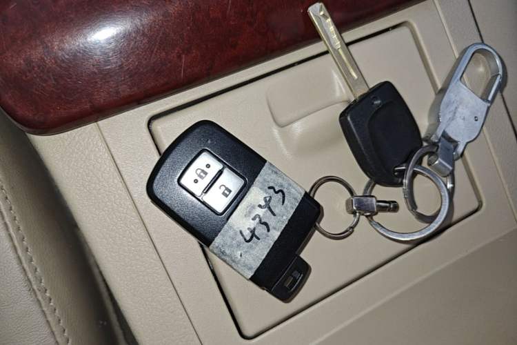Used Toyota Camry 2012 2.5G Luxury Edition Vehicle Key