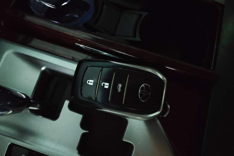 Used Toyota Camry 2012 2.5G Luxury Edition Vehicle Key