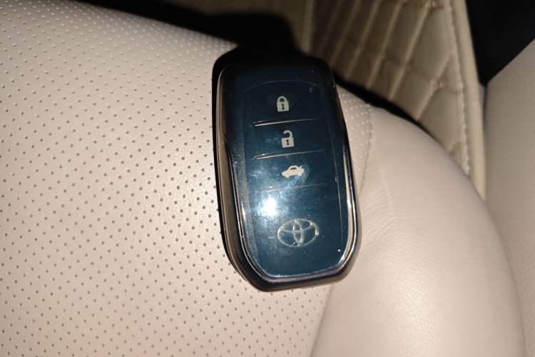 Used Toyota Camry 2012 2.5G Luxury Edition Vehicle Key