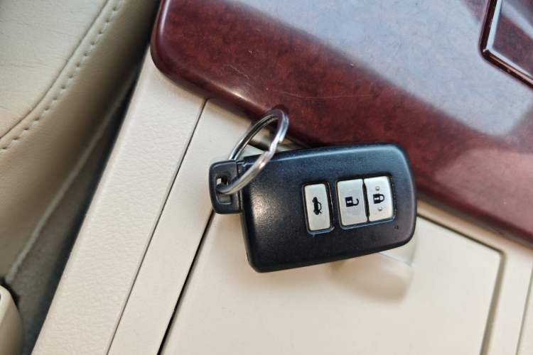 Used Toyota Camry 2012 2.5G Luxury Navigation Edition Vehicle Key