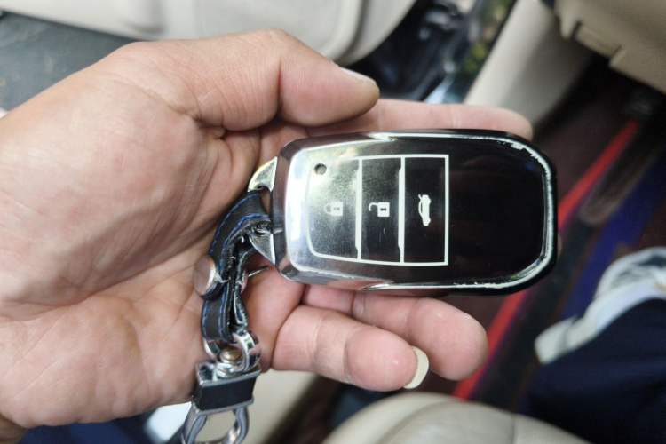 Used Toyota Camry 2012 2.0G Luxury Edition Vehicle Key