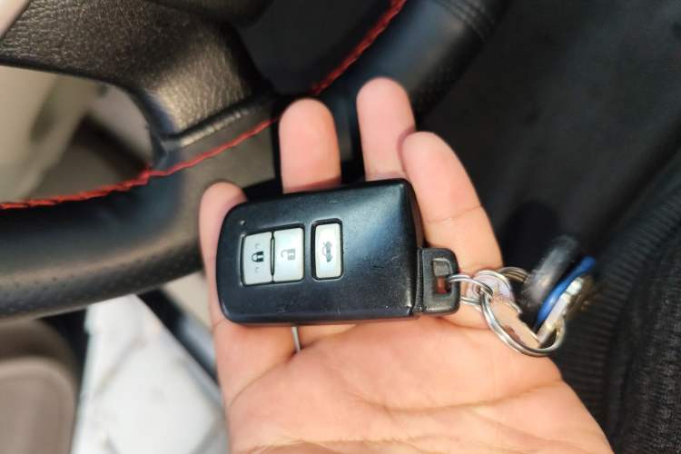 Used Toyota Camry 2012 2.5G Luxury Edition Vehicle Key