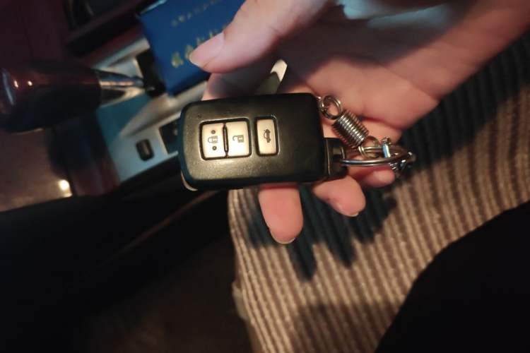 Used Toyota Camry 2012 2.5G Luxury Edition Vehicle Key