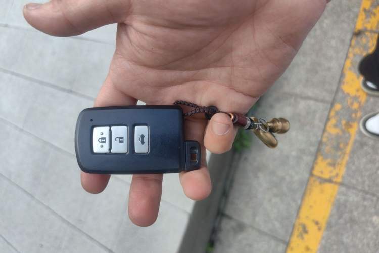 Used Toyota Camry 2012 2.5G Luxury Edition Vehicle Key