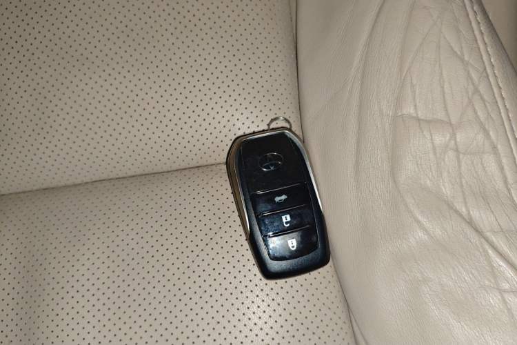 Used Toyota Camry 2012 2.5G Luxury Edition Vehicle Key