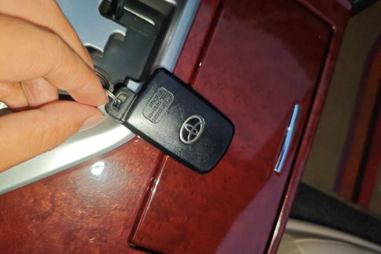 Used Toyota Camry 2012 2.5G Luxury Edition Vehicle Key