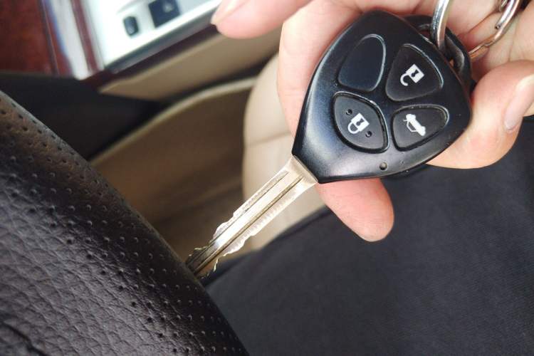 Used Toyota Camry 2012 2.0G Luxury Edition Vehicle Key