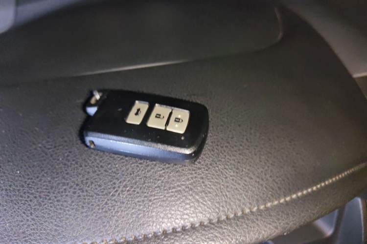 Used Toyota Camry 2012 2.5G Luxury Edition Vehicle Key