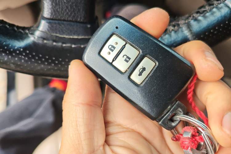 Used Toyota Camry 2012 2.5G Luxury Edition Vehicle Key