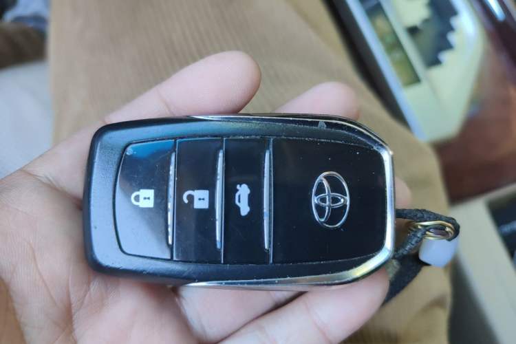 Used Toyota Camry 2012 2.5G Luxury Navigation Edition Vehicle Key