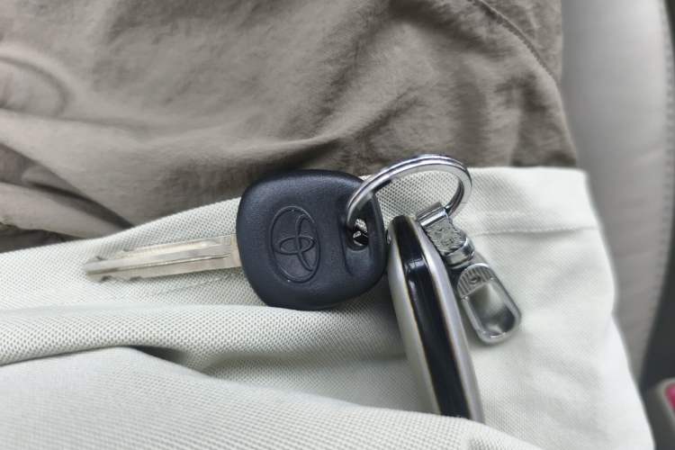 Used Toyota Camry 2012 200G Classic Luxury Edition Vehicle Key